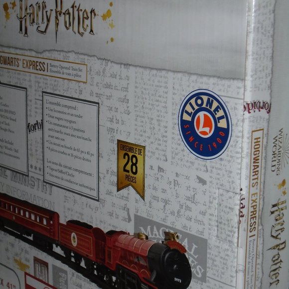 LIONEL, HARRY POTTER, HOGWARTS EXPRESS, TRAIN SET, 28 PIECE SET, BRAND NEW!! - Picture 8 of 12